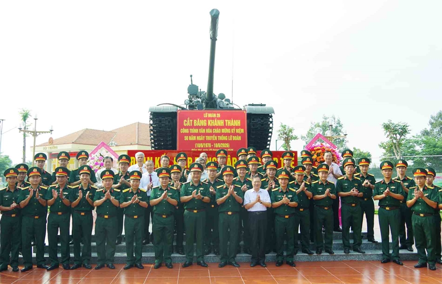 Lữ đoàn 26, Quân khu 7: Khánh thành tượng đài xe tăng mang số hiệu 960